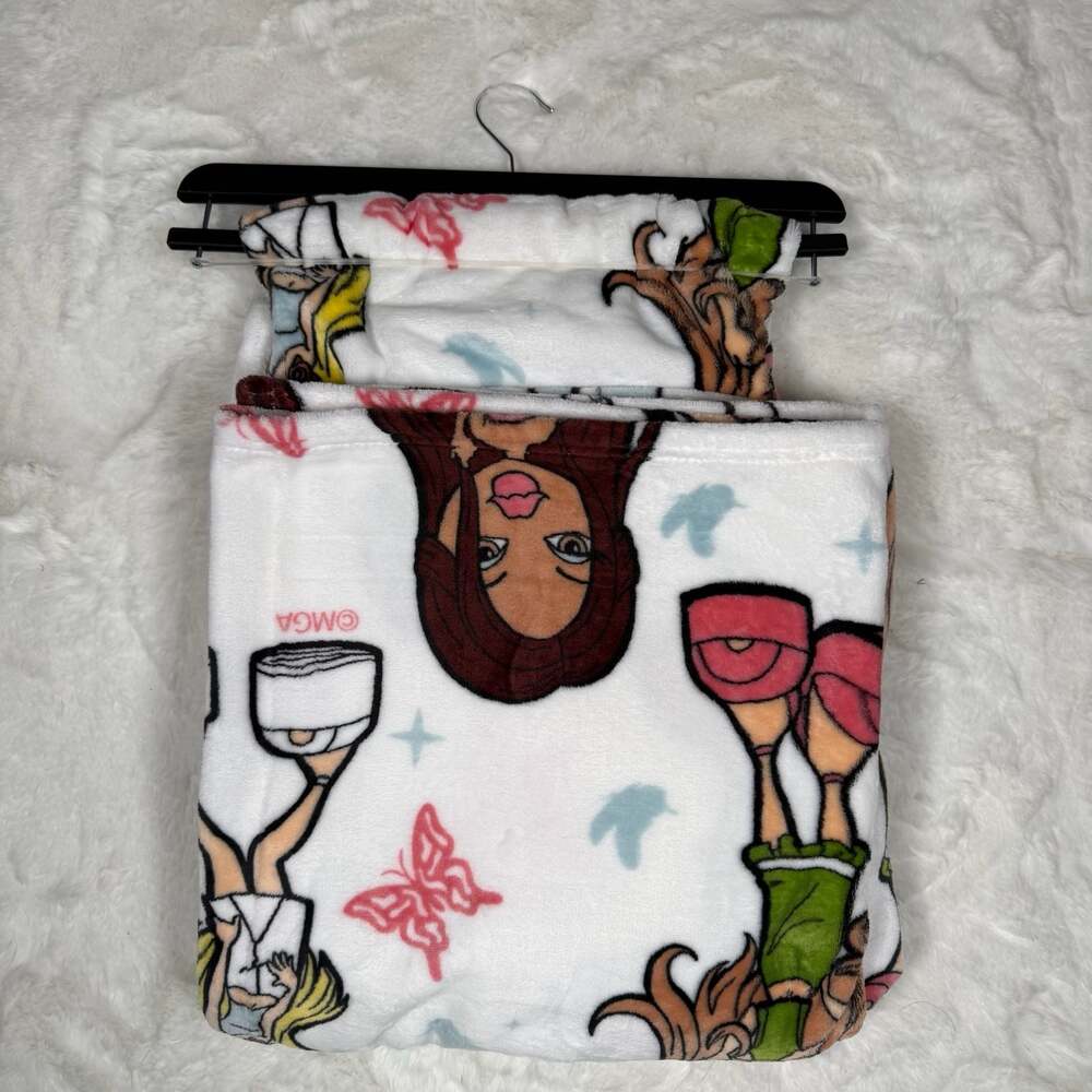 Bratz Soft Plush Throw Blanket